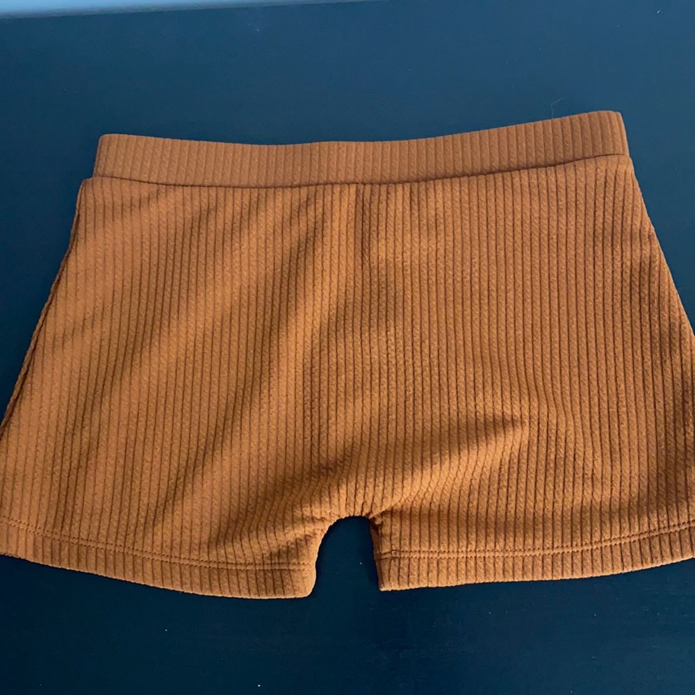 Athletic shorts